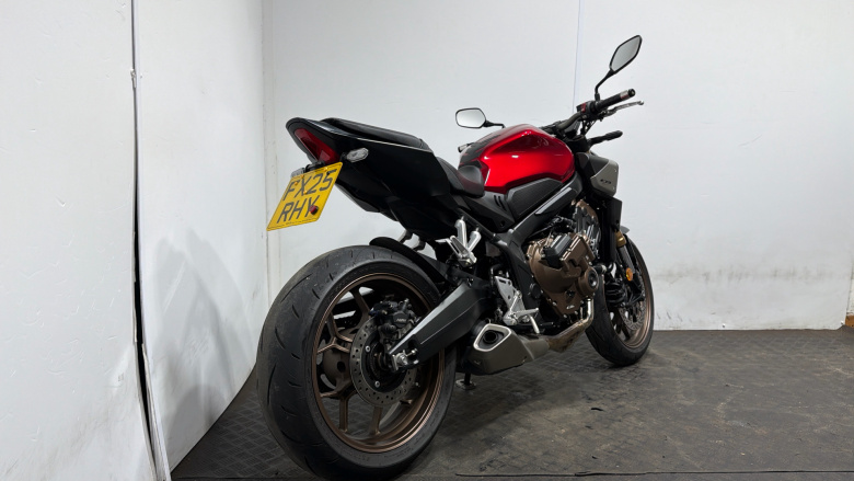 24MY Honda CB650R E-Clutch